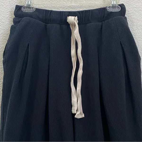 FREE PEOPLE BEACH Black Washed Drawstring Waist Pleated Wide Leg Cropped Pant XS - Image 3