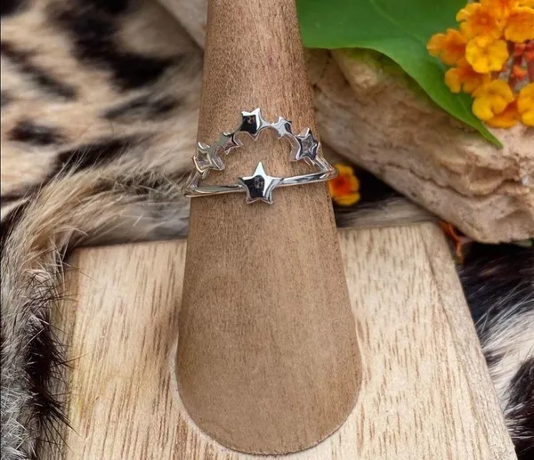 Sterling Silver Multi Star Cluster  Ring Size 8 - Image 2