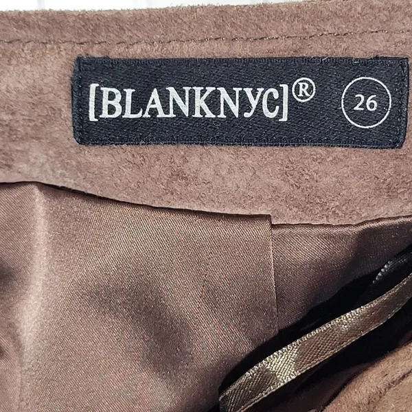 BLANKNYC Women's Brown Faux Suede Mini‎ Skirt Size 26 Zipper Front Pockets - Image 4