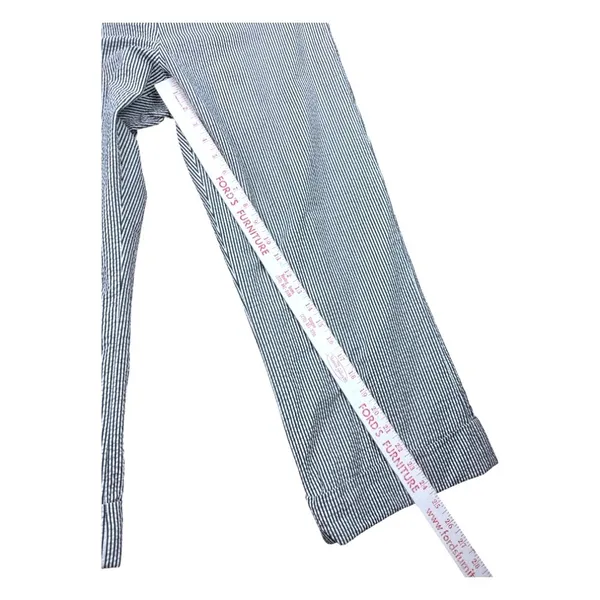 Pendleton Gray and White Seersucker Straight Leg Trousers Size 10 Cuffed Stripes - Image 5