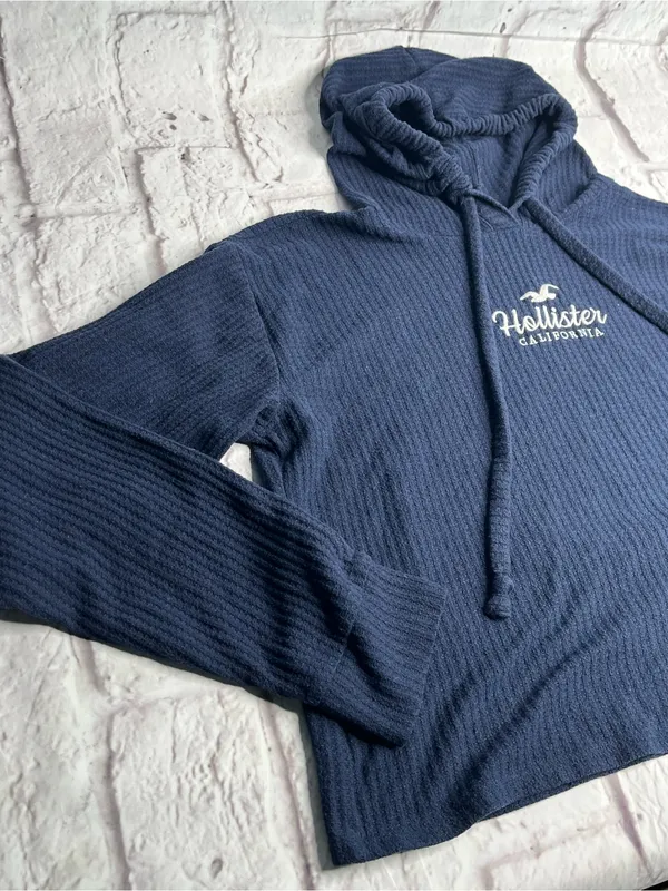 Hollister thermal knit crop hoodie size Large - Image 2