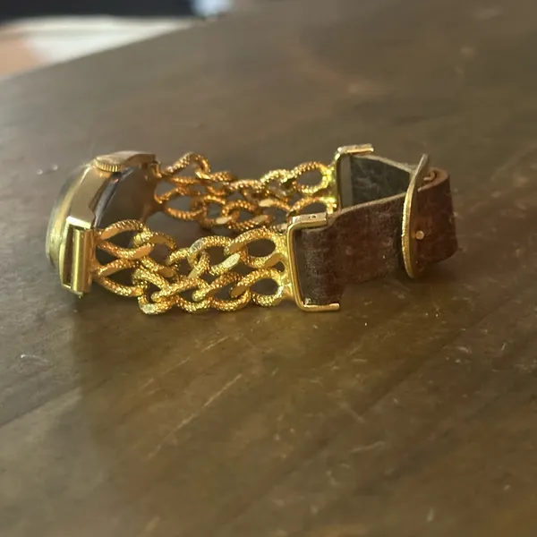 Vintage Lucerne gold tone chain and leather band watch - Image 8
