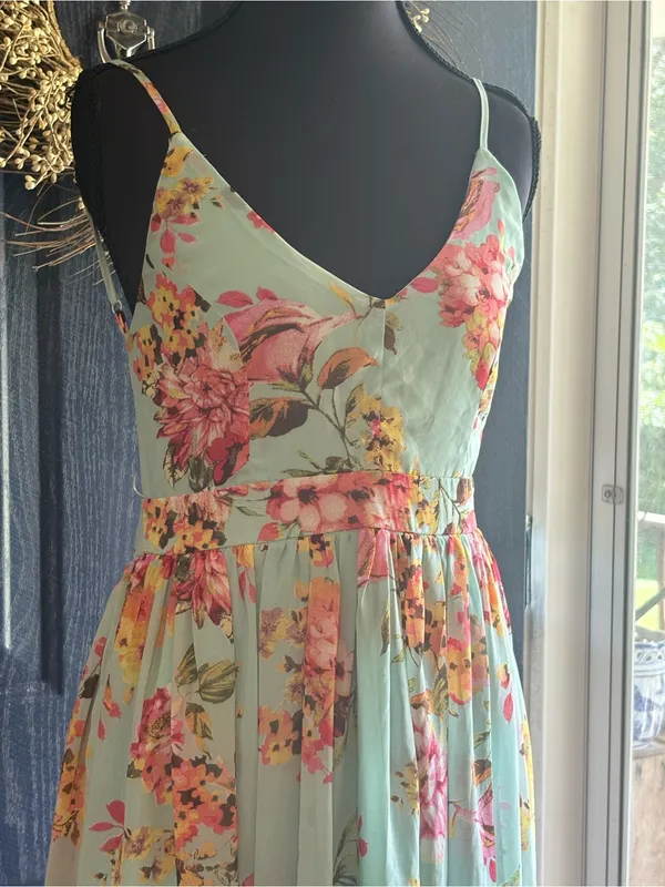 Miss Avenue Floral Adjustable Spaghetti Strap Backless Maxi Dress size Large - Image 2