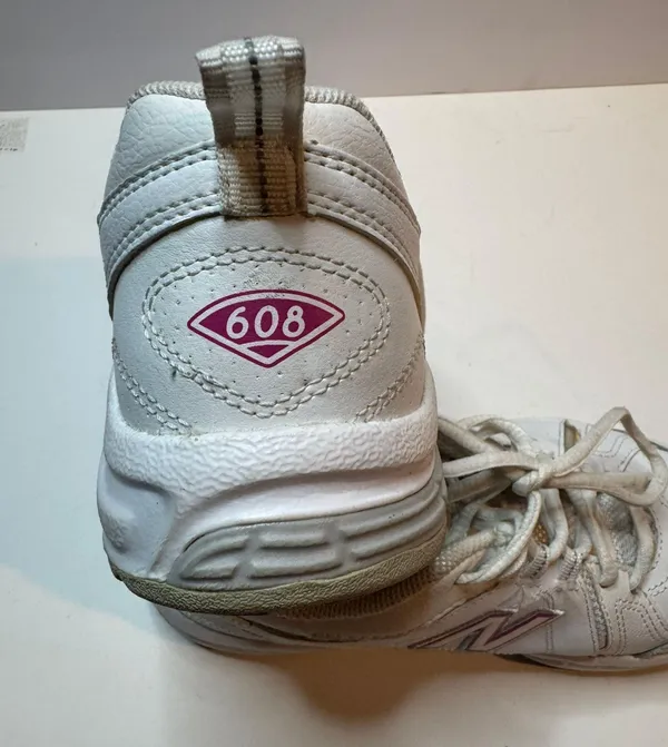New Balance Womens 608 V3 Size 7.5 #WX608V3P - Image 8