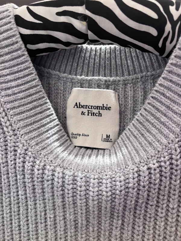 Abercrombie Knit Sweater vest - Image 2
