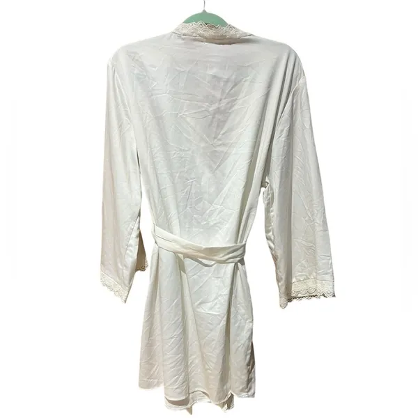 Flora Nikrooz White Silky Robe with Lace Trim - Women’s Size XL - Image 5