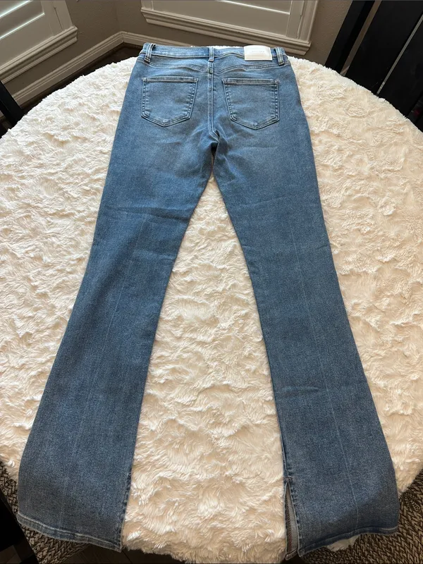 Express “Skyscraper” Mid Rise Light Wash Women's Jeans- New with Tags- 8 Regular - Image 15