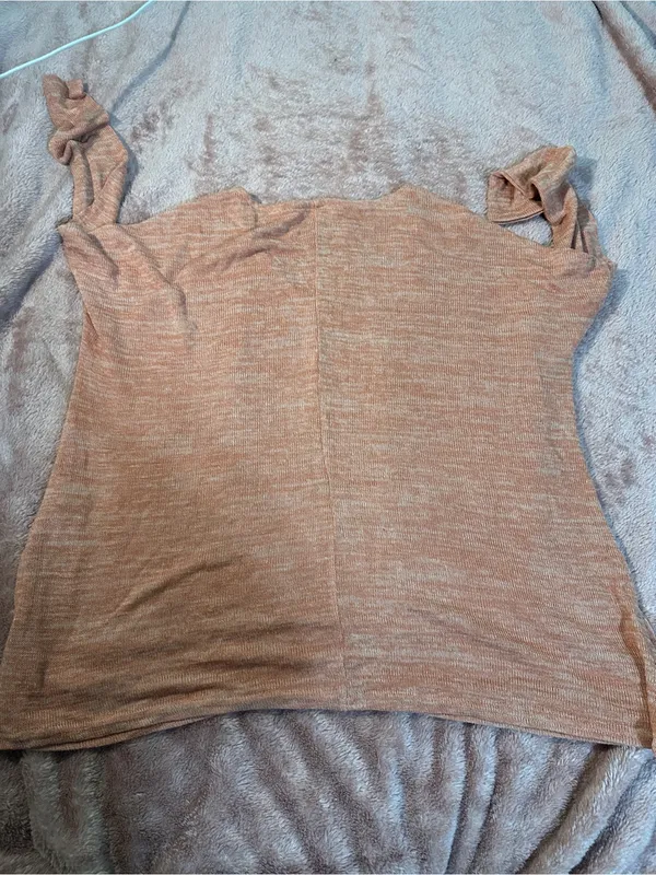 Garage Rose Pink V‑Neck Knit Sweater with Front Pockets - Image 7