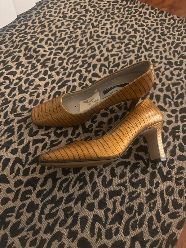 Vintage gold crocskin heels Size 5.5 - Image 4