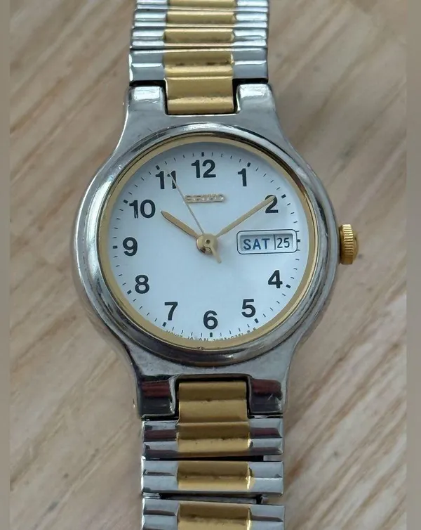 Seiko Two-Tone Ladies Watch White Dial Date Windows Stretch Bracelet New Battery - Image 2