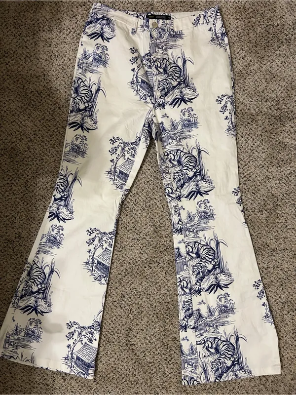 White & Navy Toile Tiger Print Women’s Gameday Pants - Image 6