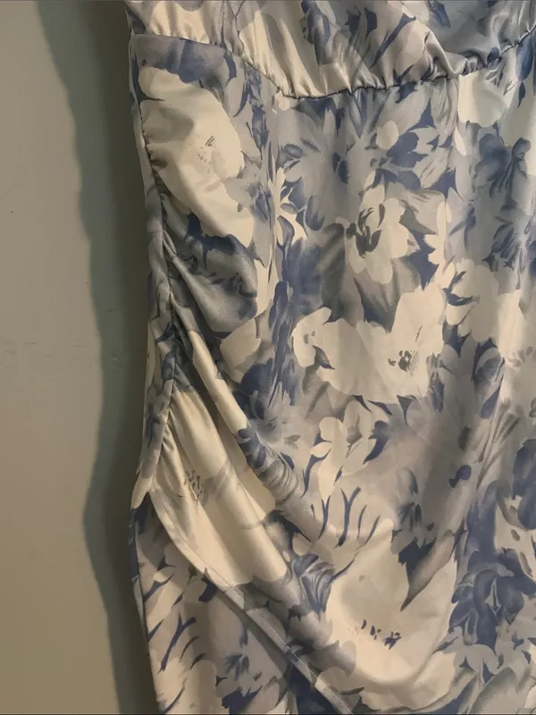 SHEIN Blue & White Floral Draped Midi Dress - Image 4