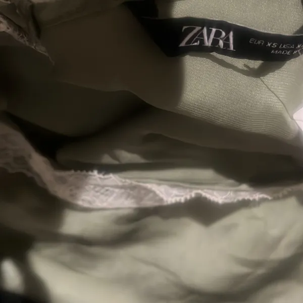 NWT green‎ silk bodysuit lace trim - Image 5