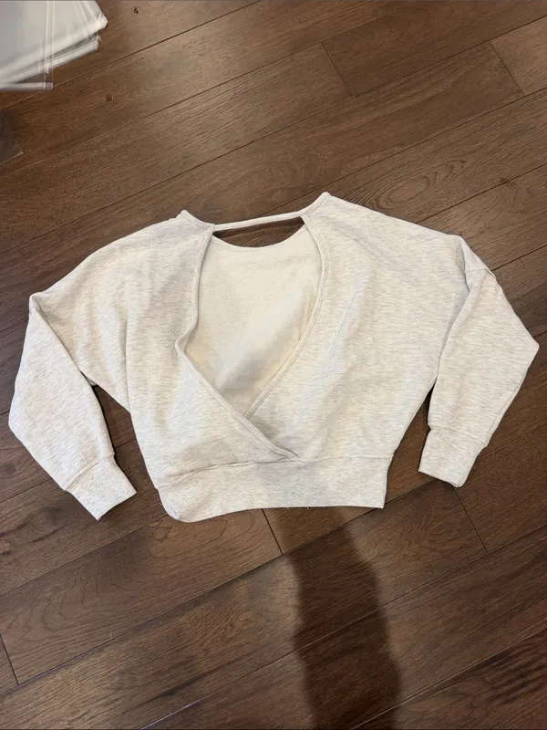Francesca's Collections Cream Cutout-Back Pullover Sweatshirt Size XS - C72-008 - Image 6