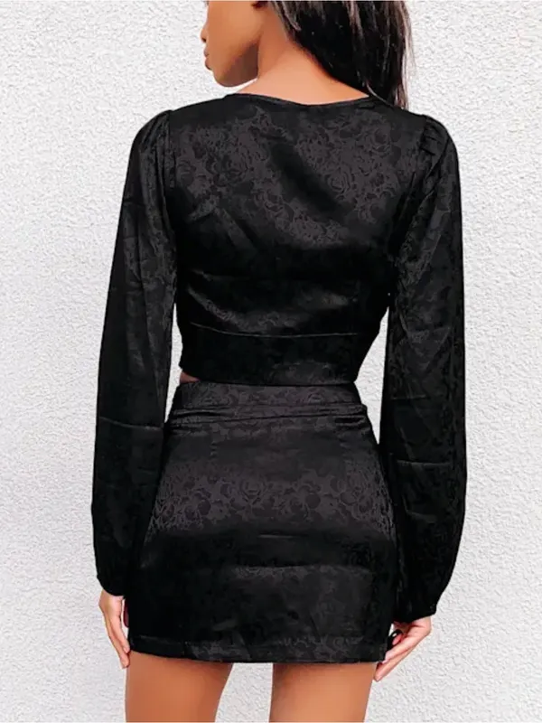 LULUS In a Mood Black Satin Jacquard Long Sleeve Crop Top Size XS - Image 2