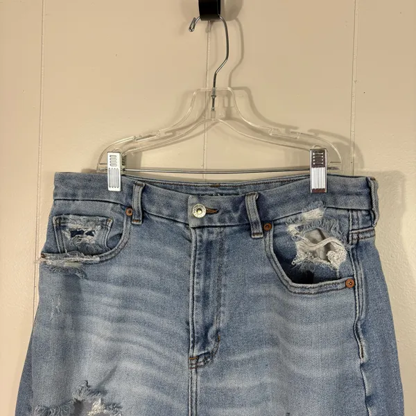 American Eagle Distressed Light Wash Curvy Mom Jeans 12 Reg Stretch High Rise - Image 3