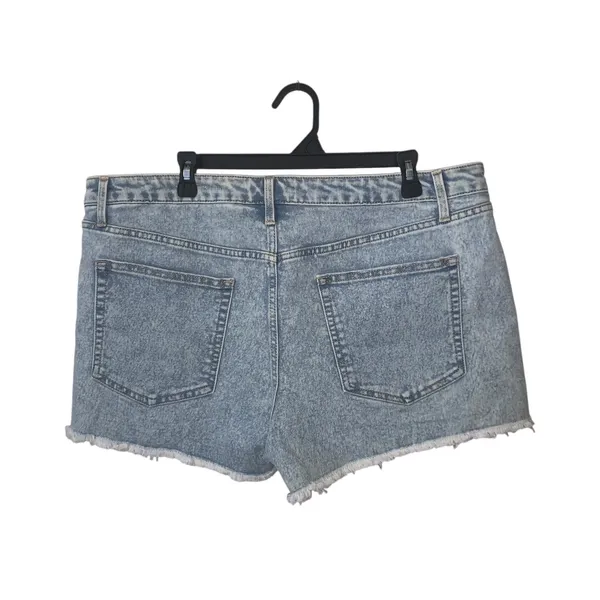 NWT No Boundaries Light Blue Denim Cutoff Shorts Fringe Mid Rise 3” Inseam - Image 3