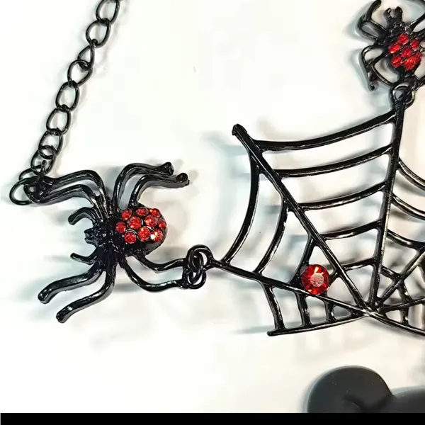 Black and Red Bear Pendant Necklace - Image 4