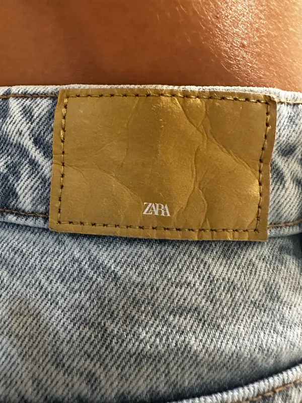 Zara light blue jeans - Image 3