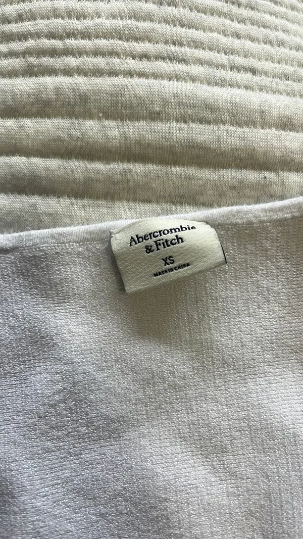 Abercrombie & Fitch T-shirts - Image 2