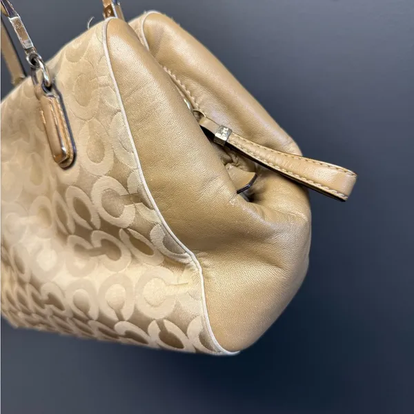 Coach 25638 Madison Madeline White and Gold Canvas Shoulder Bag - Image 8