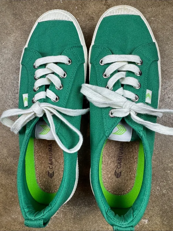 Cariuma Green Canvas Low-Top Sneakers with White Laces Size: 9 - Image 4