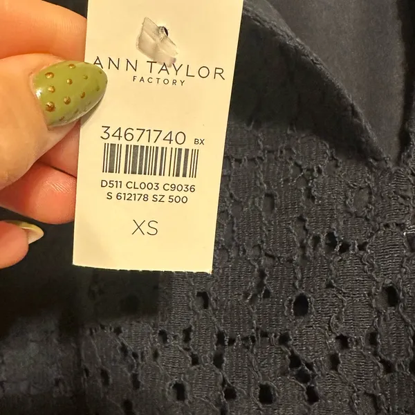 Ann Taylor Navy blue Sleeveless Lace Top - Image 5