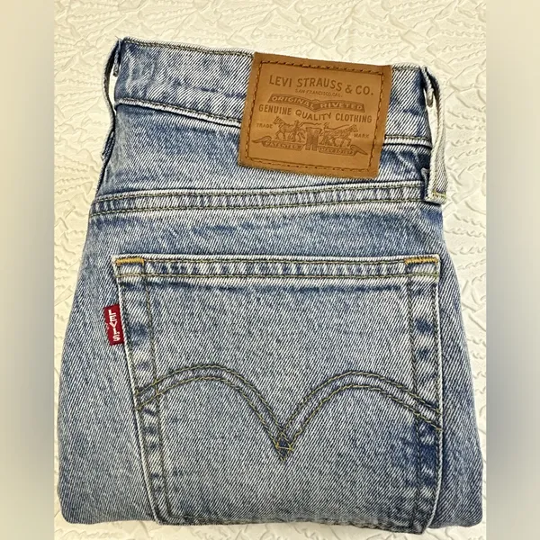 Levi's Premium Wedgie jeans button fly high waist size 26 - Image 6