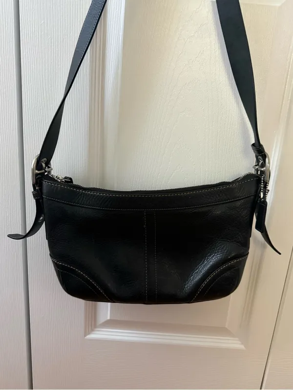Y2K Coach Soho Crossbody in Black - Image 3