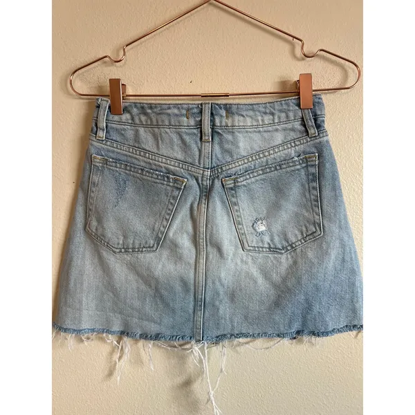 We The Free Denim Mini Skirt Womens 24 Light Wash Distressed Button Fly‎ Boho - Image 4