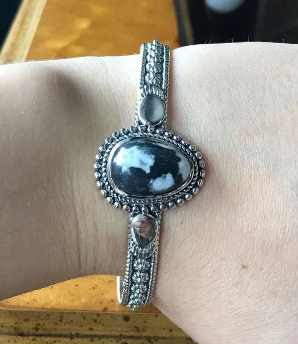 White Buffalo Sterling Silver Cuff Bracelet - Image 8