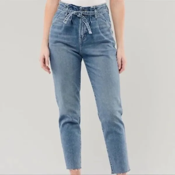 Hollister Ultra High Rise Paper Bag Mom Jeans‎ Size 24 D30 - Image 3