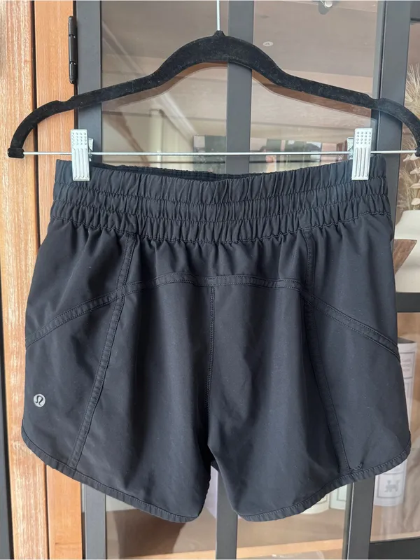 Lululemon Tracker Shorts running low rise V *4" Black swift liner - Image 3