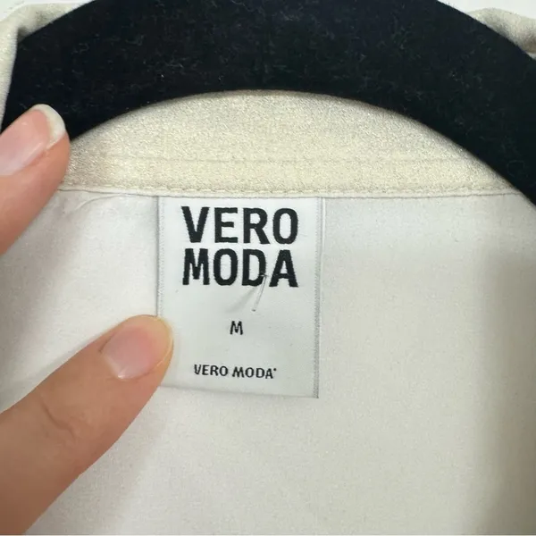 Vero Moda Gold Sparkle Short Sleeve Button Down Shirt Womens M Boxy Fit Slouchy - Image 4