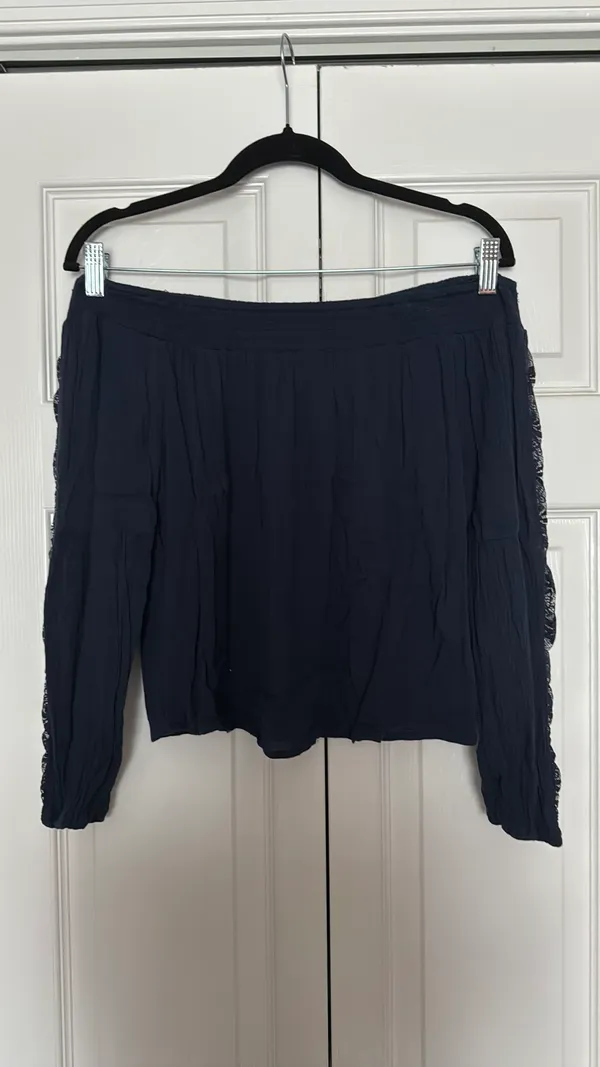 Hollister Off-The-Shoulder Blouse - Image 3