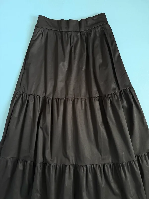Pearl Pagoda Tiered Black Preppy‎ Maxi Skirt - Image 4