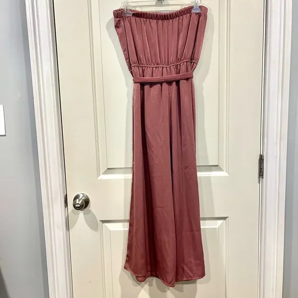 NWT Charlotte Russe Strapless Mauve Satin Wide Leg Cropped Jumpsuit - Medium - Image 3