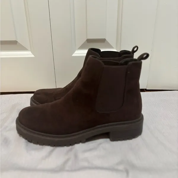 Nola Chocolate Brown Boots Size 7 - Image 2