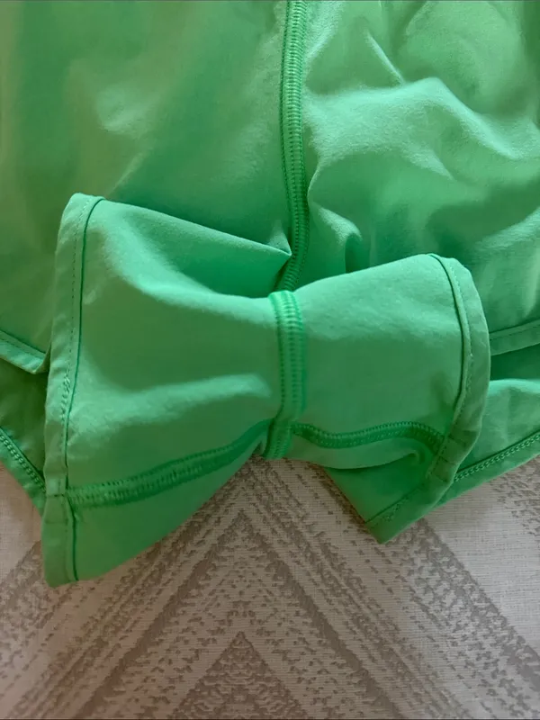 Lululemon Hotty Hot Shorts Low Rise 2.5” Lime Green Women’s Size 2 - Image 4