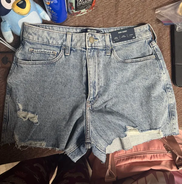 Hollister Mom Shorts - Image 2