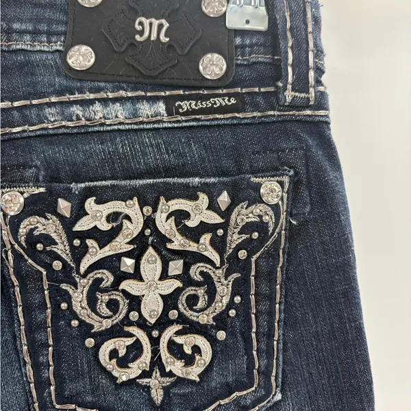 Miss me buckle embroidered Y2K 2000s 90s bootcut blue jeans size 29x3.5 long - Image 5