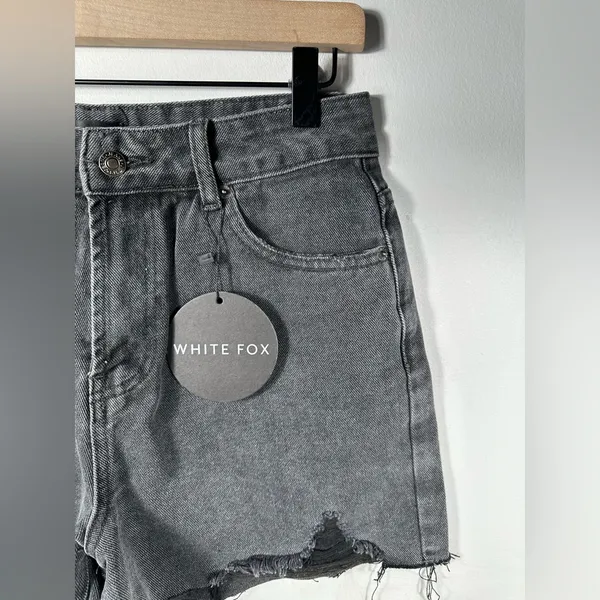 White Fox Denim Shorts Gray / Black Distressed Raw Hem High Rise Size M NWT - Image 4