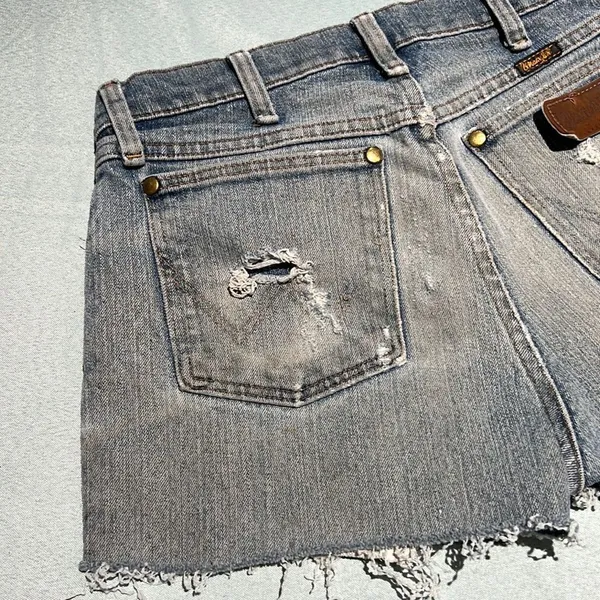 Vintage style wrangler‎ cut off denim shorts medium wash - Image 10