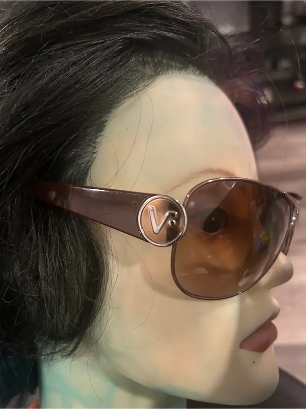 Vogue Brown Gradient Aviator Sunglasses for Women - Image 5