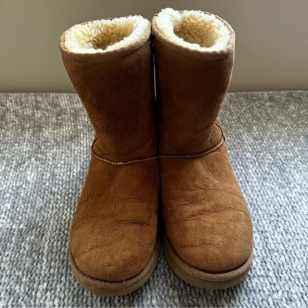 UGG Classic Short Breast Cancer Awareness Chestnut Boots Pink Ribbon Size 6 Rare - Image 4