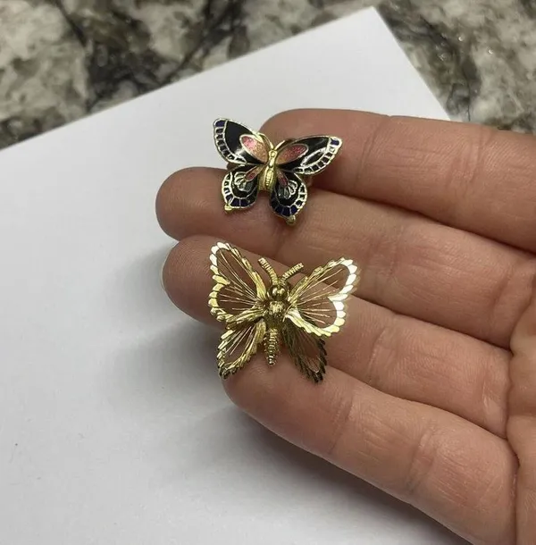 Lot Of 2 Small Costume Brooch Pins Gold Tone Butterflies Insects 1 Signed Monet - Image 4