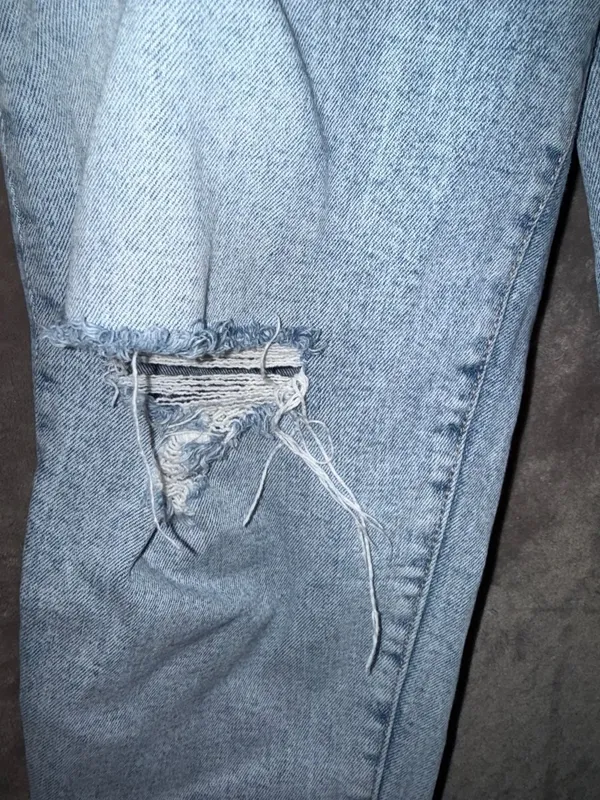 Old Navy High-Rise Straight Raw Hem Distressed Jeans Size 8 - Image 5