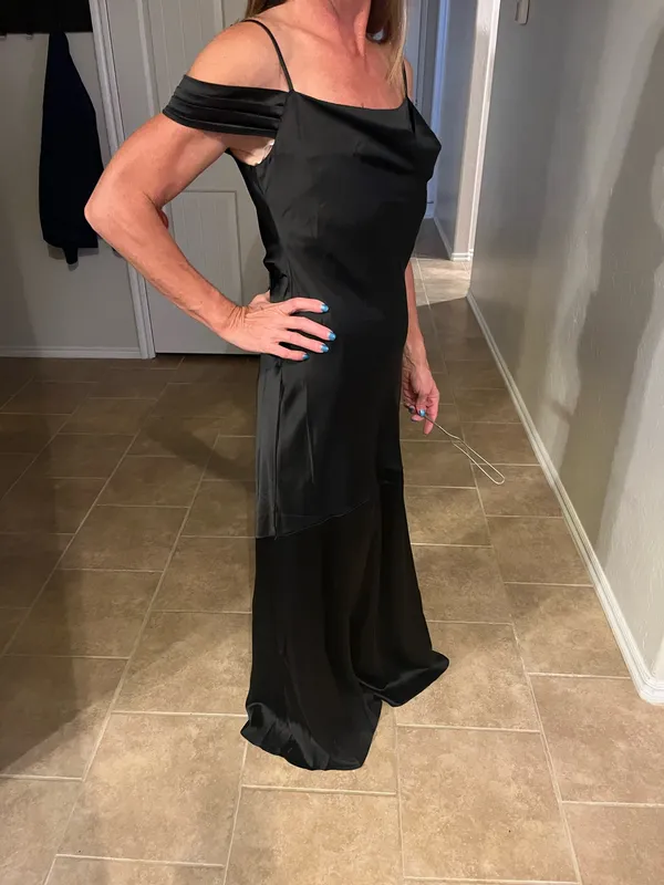 Lulus Never Worn, Long Black Formal Dress - Image 5