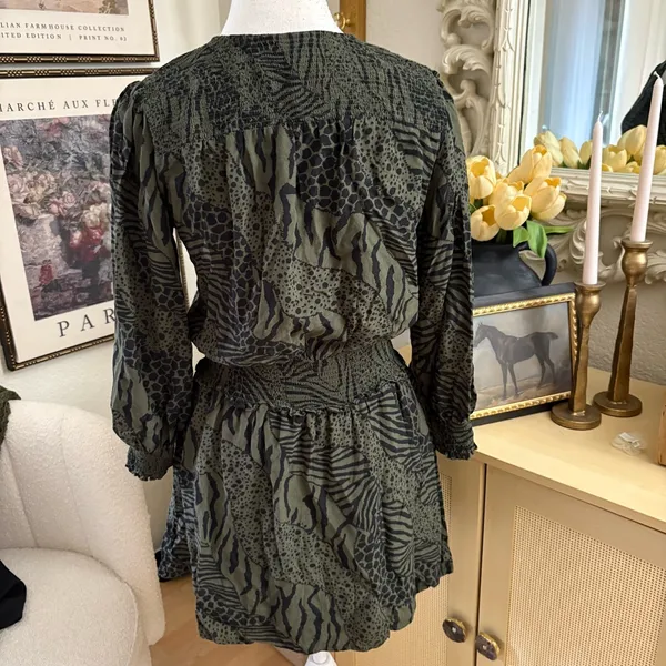 RAILS‎ Zana Olive Mixed Animal Stripe Dress Smocked Waist Size Medium - Image 6