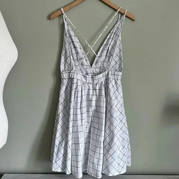 HYFVE Fit & Flare Dress Size Medium - Image 5